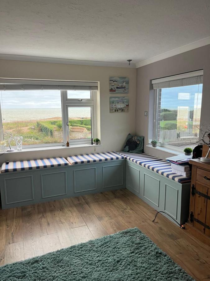 Beautiful 2 Bedroom Getaway Apartment *