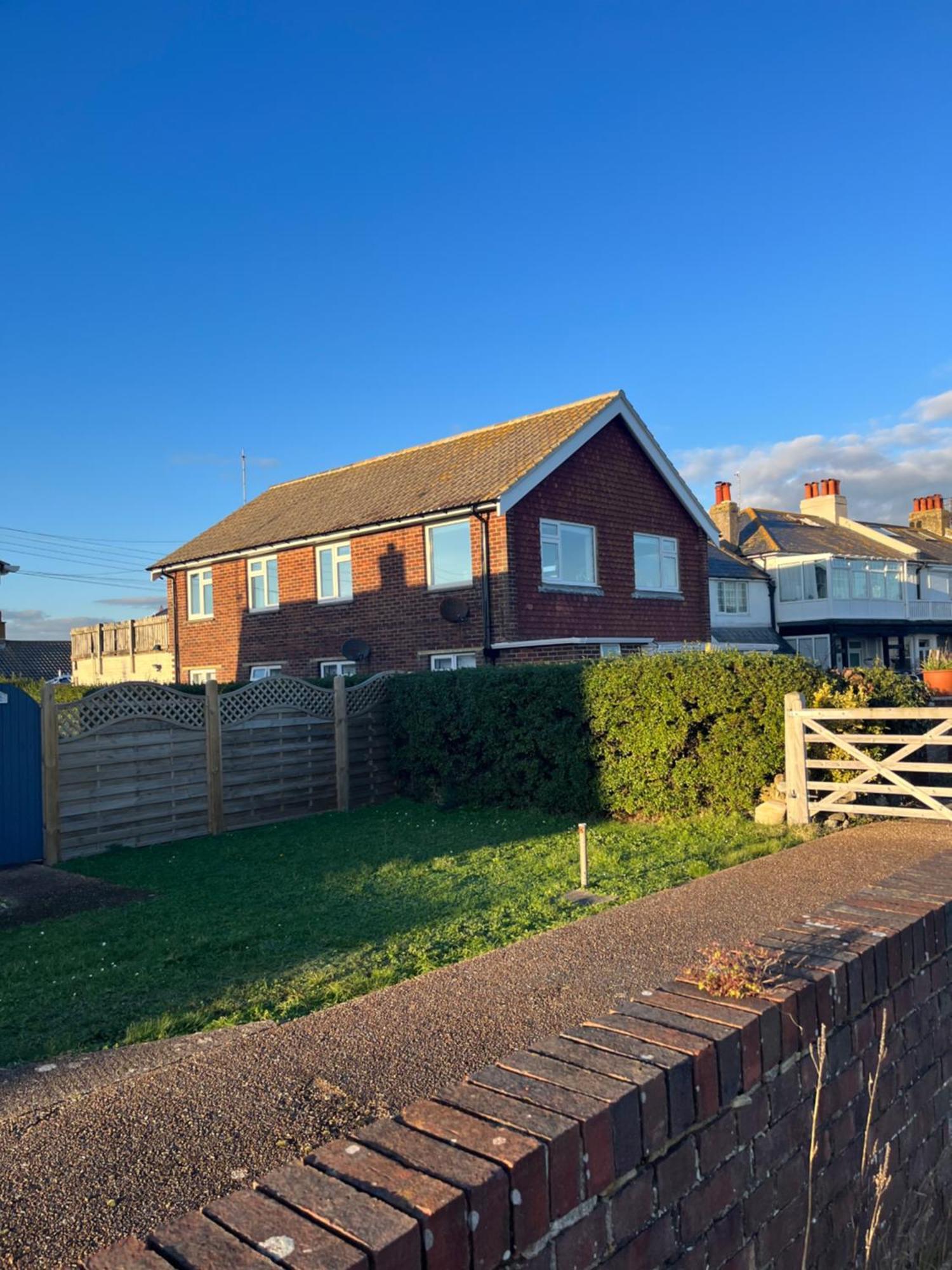 Beautiful 2 Bedroom Getaway Apartment Pevensey